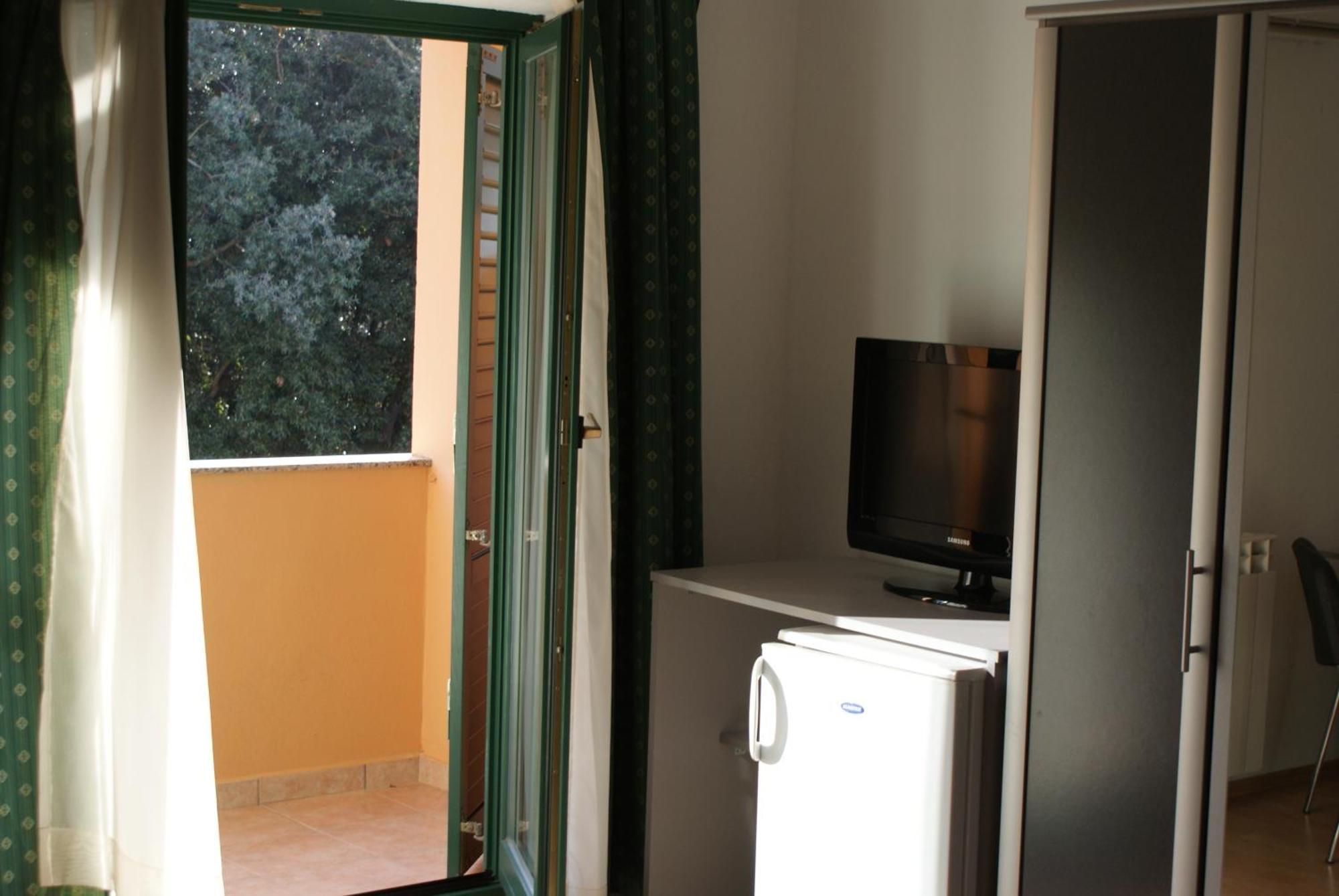 Pansion Ana Hotel Mali Lošinj Kültér fotó